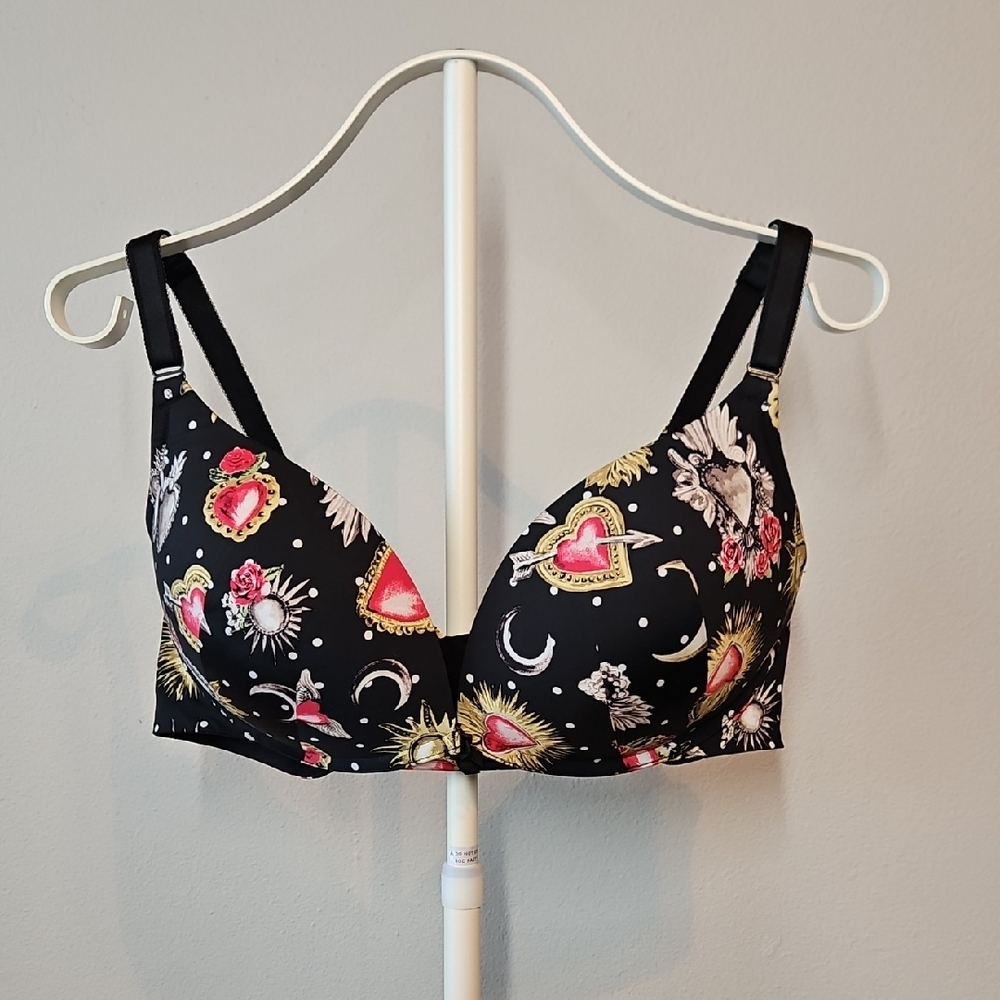 Torrid Curve Bra Chic Black Printed Bra with Heart Arrow Cupid 42 C  Valentine's